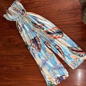 BNWT Miss Avenue Leafy Print woman’s  halter jumpsuit with waist tie size M